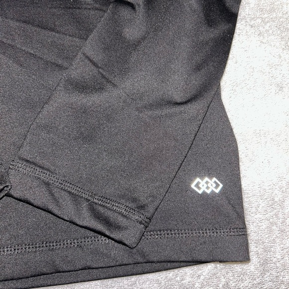 Legend Longlseeve Sport Top. Size medium - Picture 4 of 4